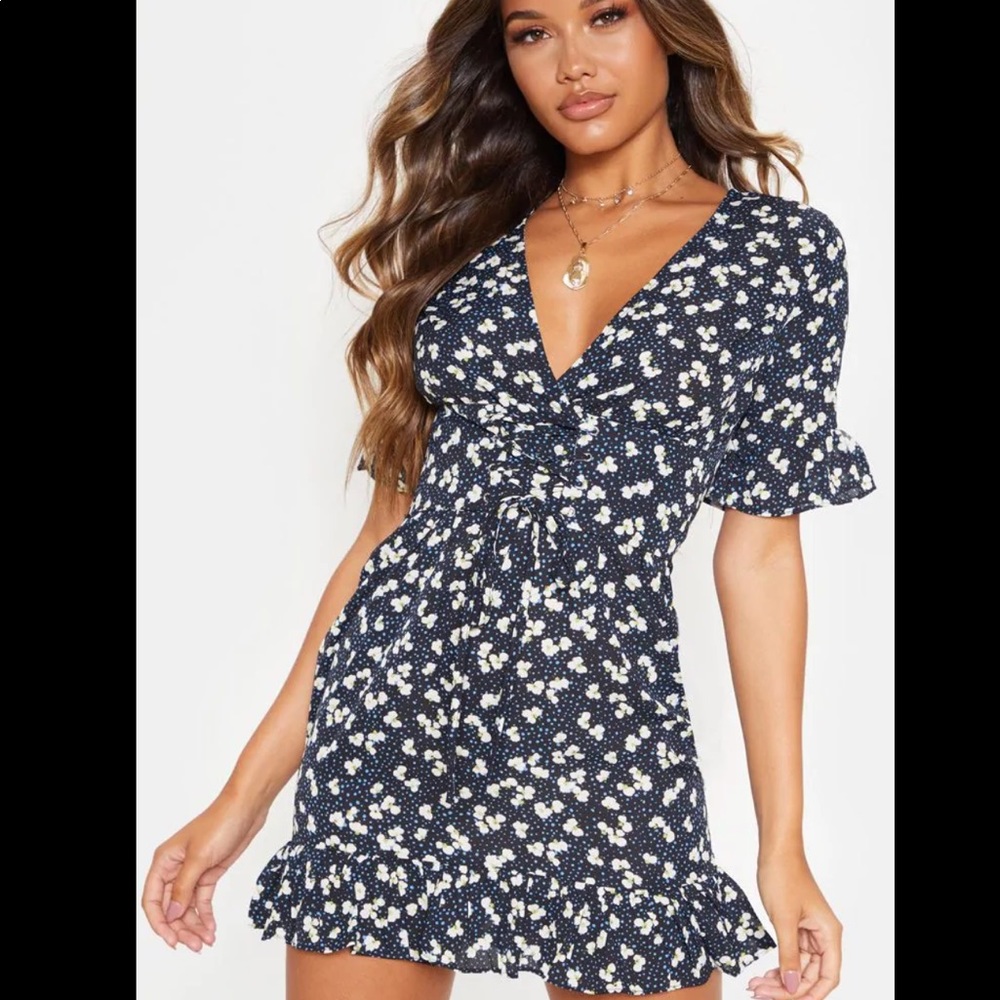 SOLD-NWT Pretty Little Thing Floral Dress